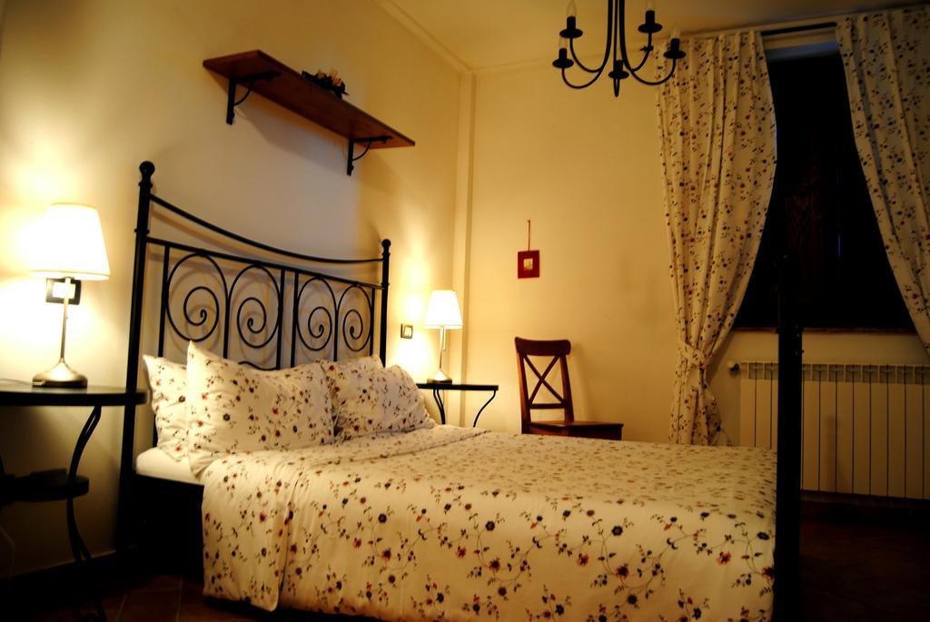 Agriturismo La Fornace Di Poggiano Montepulciano Stazione Rum bild